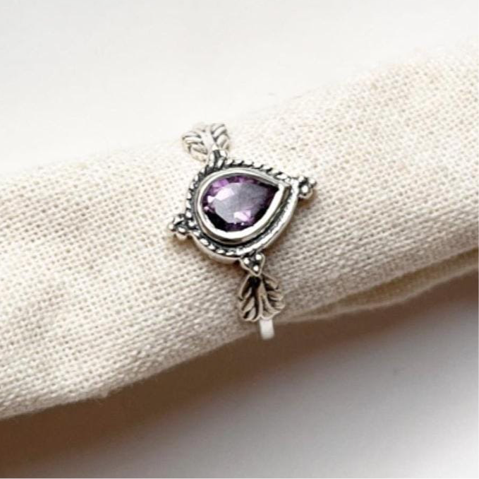 Elegant Silver Ring with Pear-Cut Amethyst and Boho Vibe
