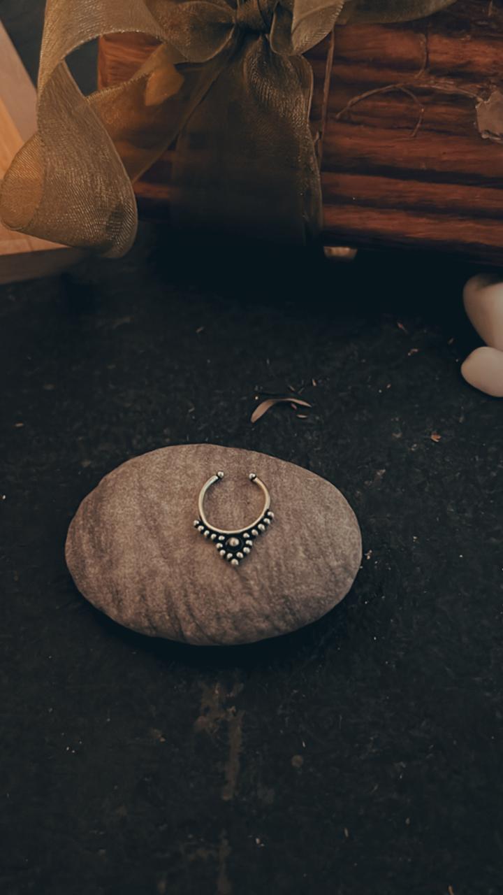 Charming septum clip-on design 2 for easy, no-piercing wear