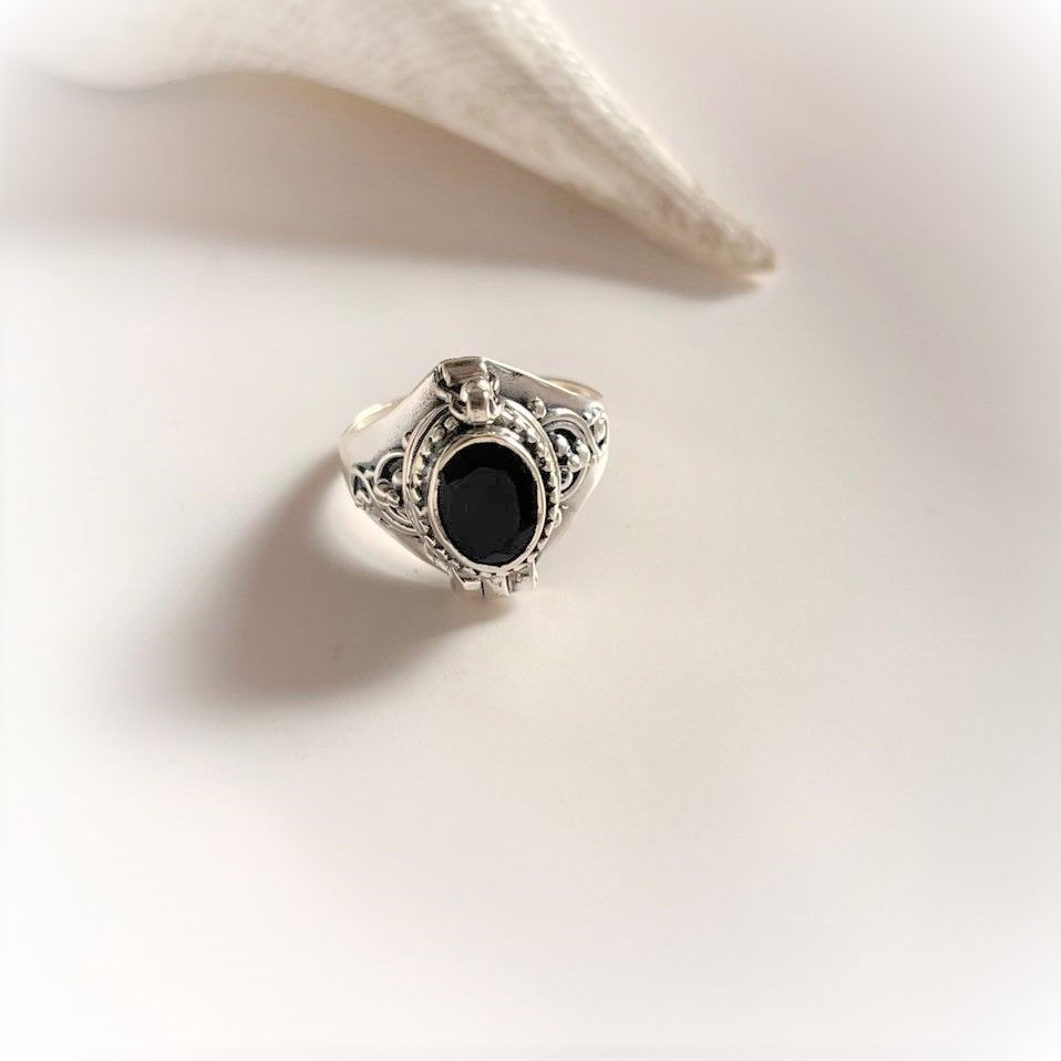 Vintage Storage Silver Ring with Black Onyx