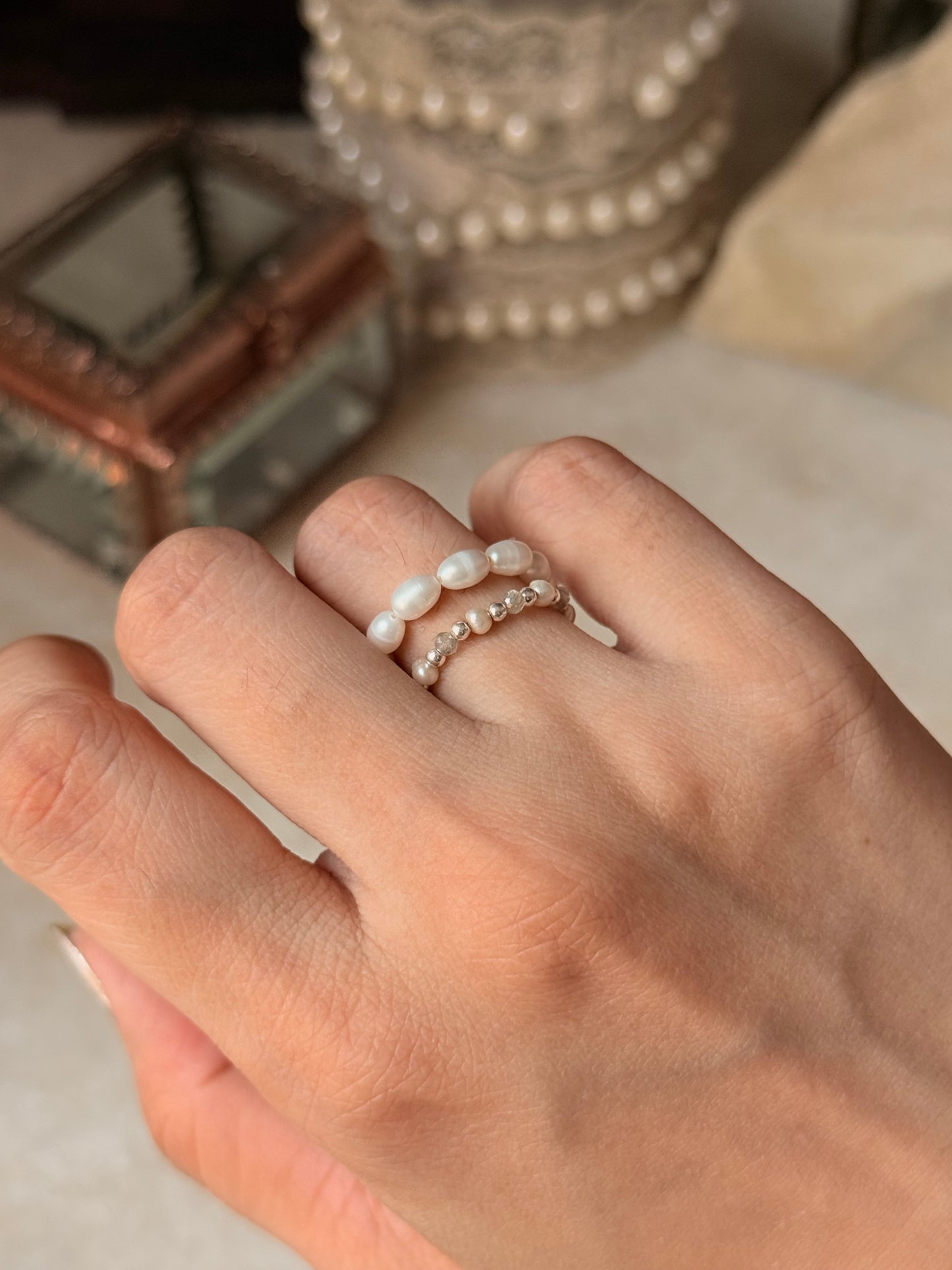 Natural Crystal Stretchy Shiny Basra Pearl & Labradorite Silver Ball Rings