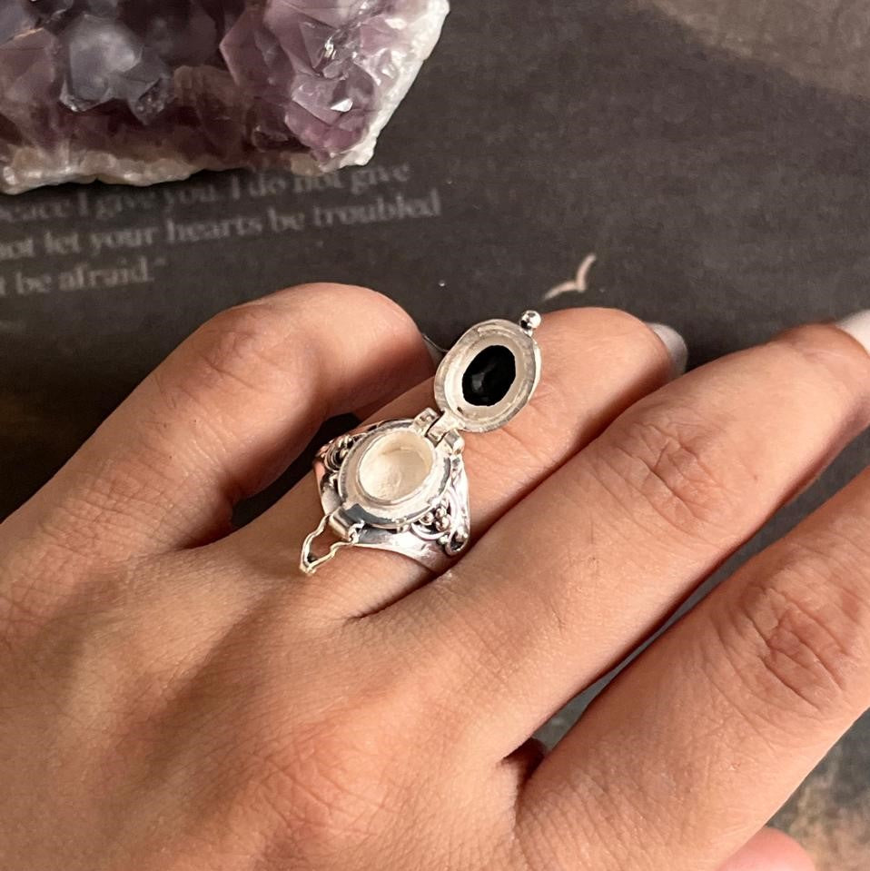 Unique Black Onyx Vintage Storage Ring Set in Silver