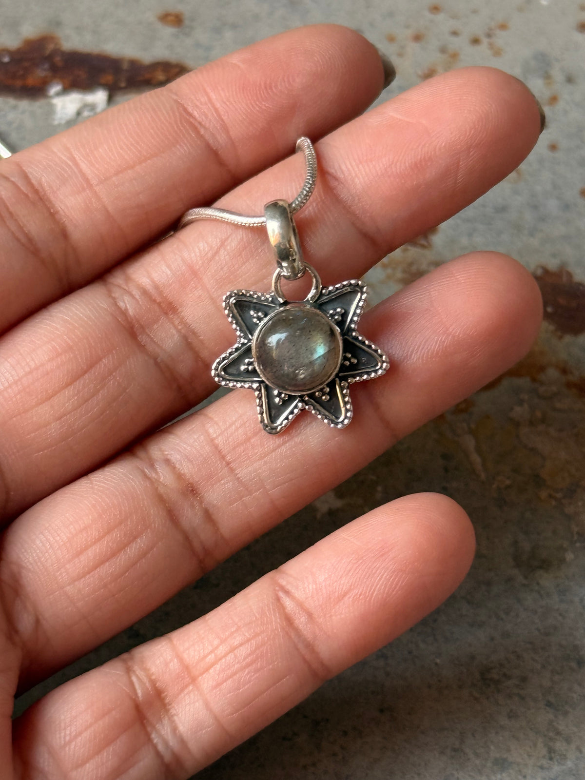 925 Sterling Silver Labradorite Flower Boho Pendant