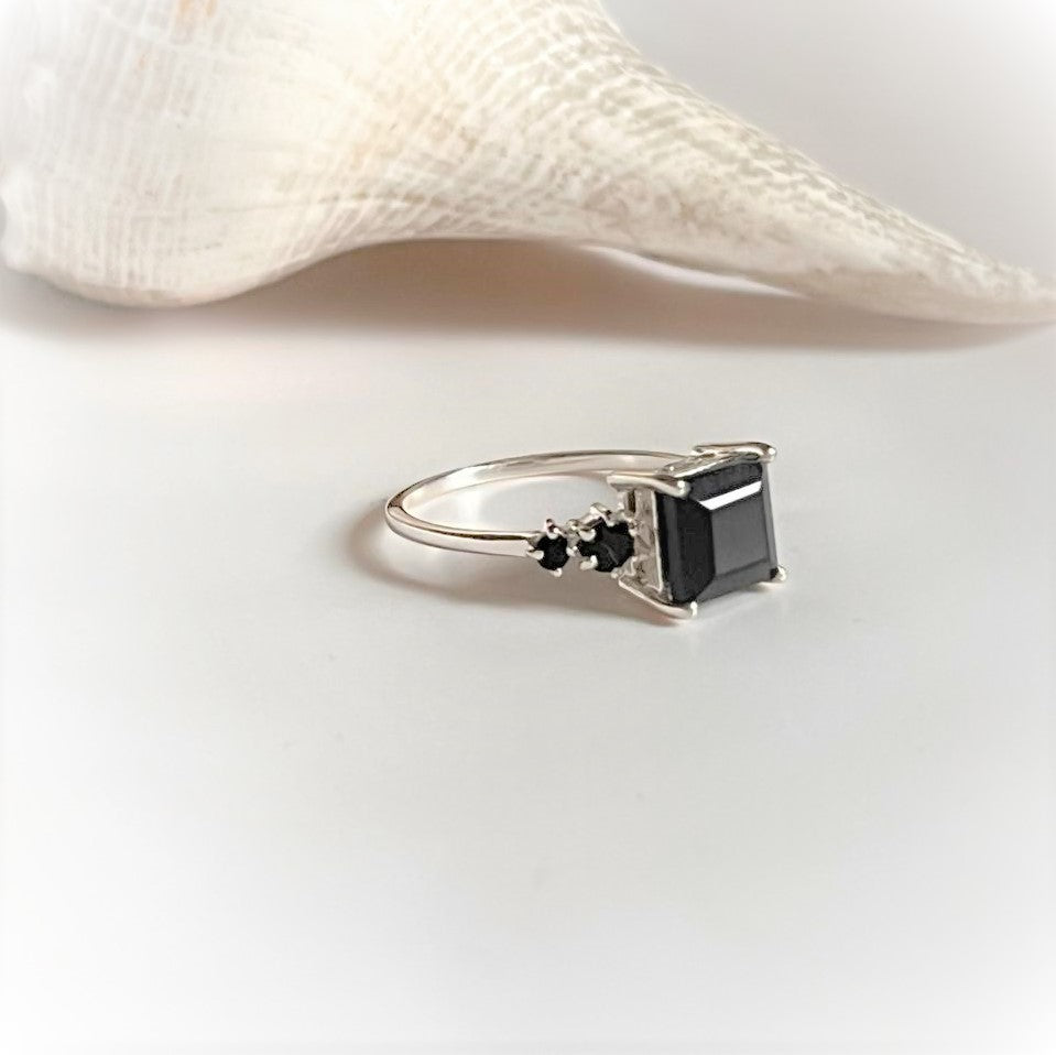 Chic Black Onyx Square Cut Ring Set in Silver