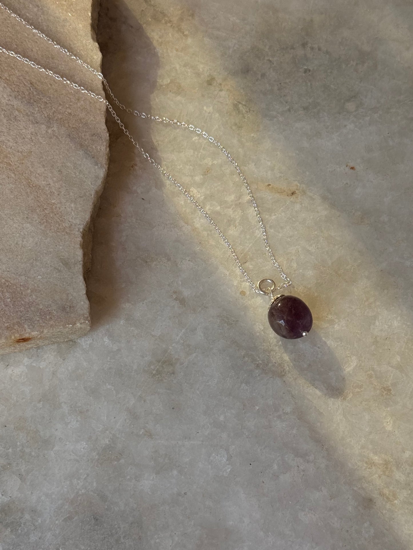 Amethyst Tumble with Flower Cap 925 Sterling Silver Necklace