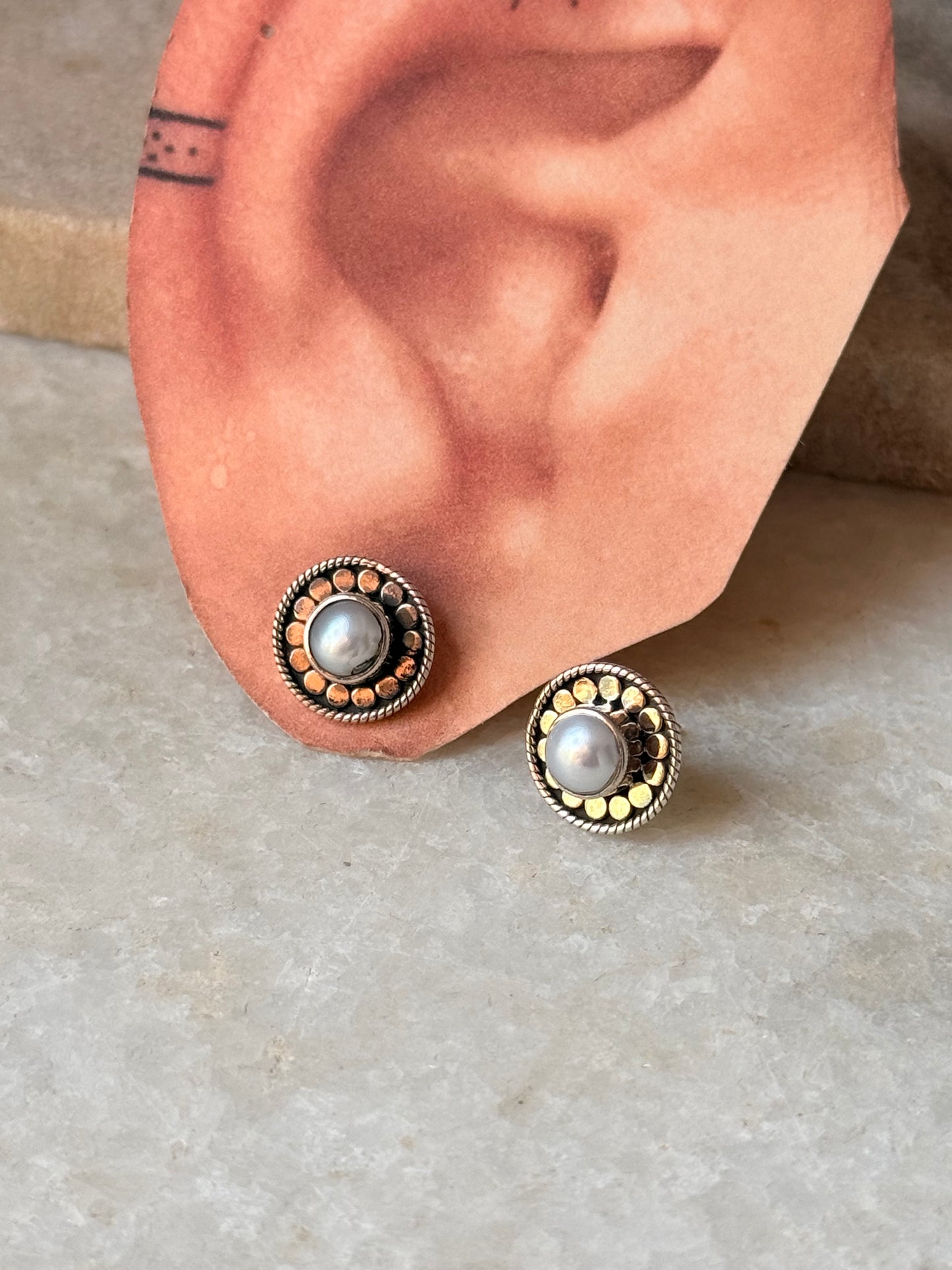 925 Sterling silver Fresh Water Pearl Round Antique Studs Earrings
