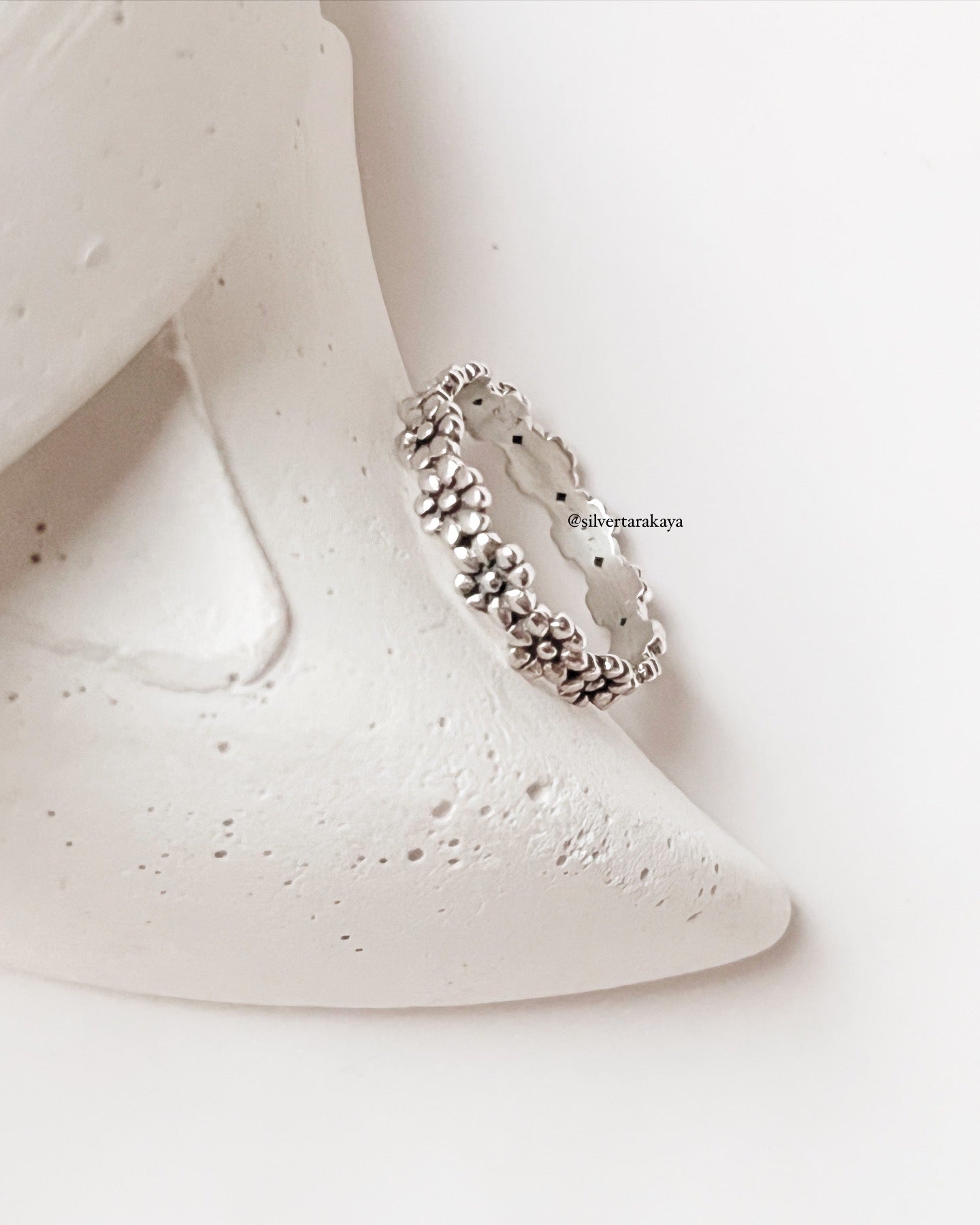 925 Silver Eternal Blossom Flowers Band Ring - Elegant Floral Design