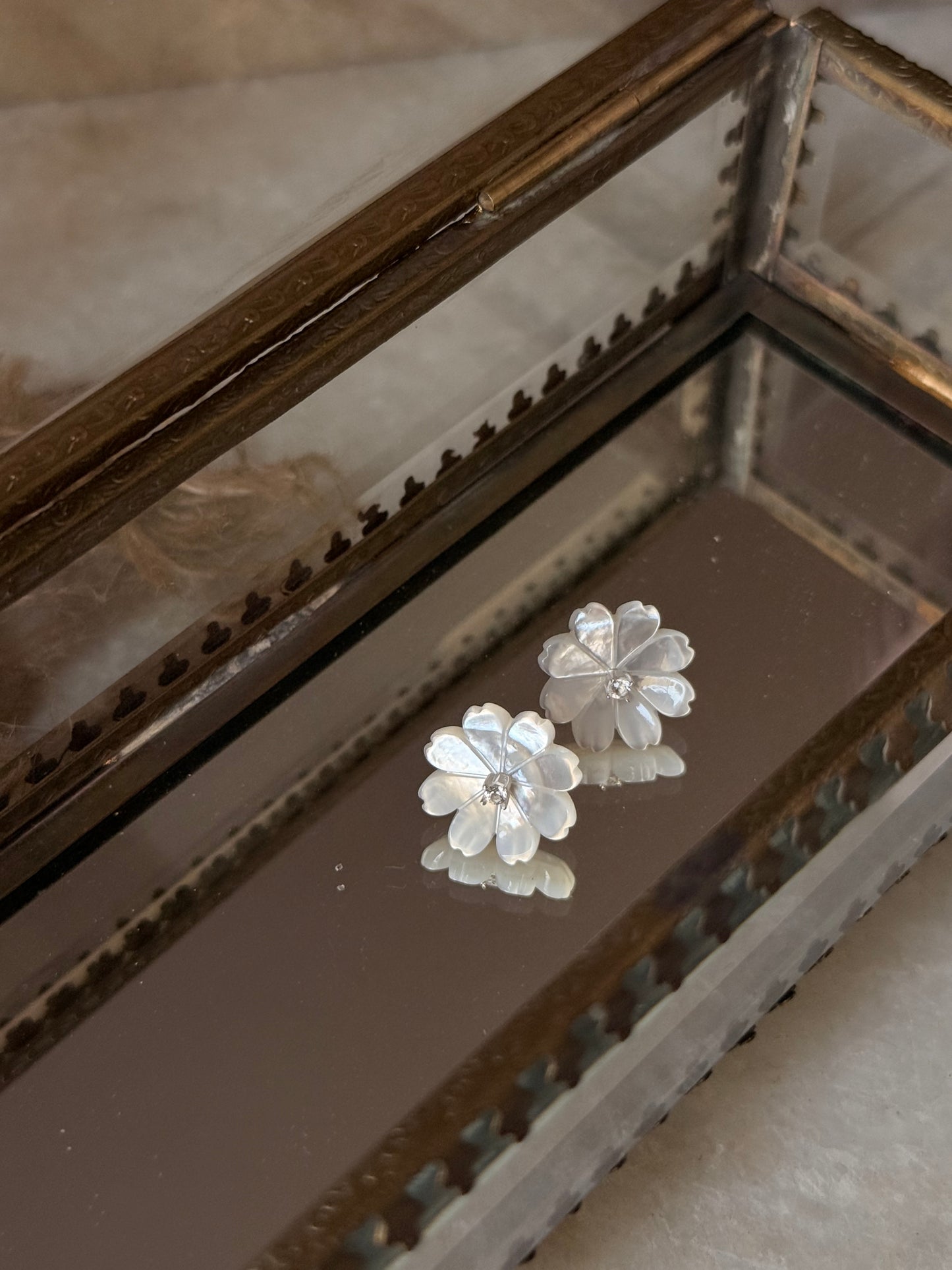 925 Sterling Silver Mother of Pearl Flower Craved - White Topaz Tiny Studs- 2 in 1