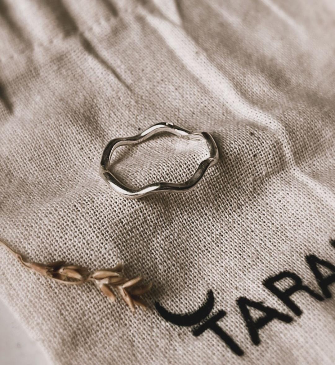 Wavy band sterling silver ring