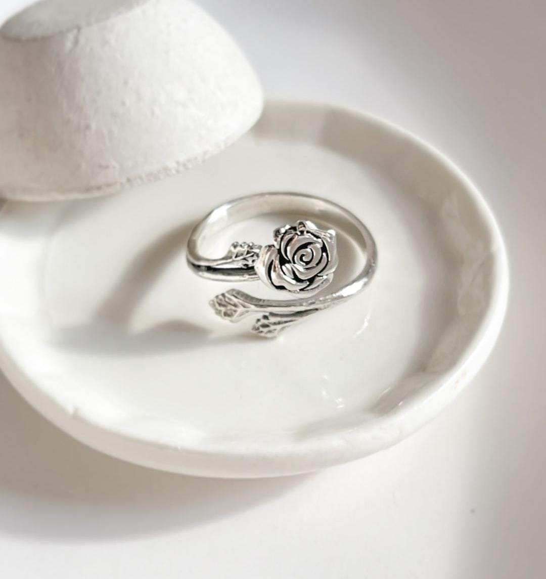 Vintage rose design sterling silver ring