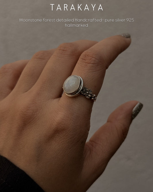 925 Sterling Silver Moonstone Oval Detailed Forest Enchantment Ring