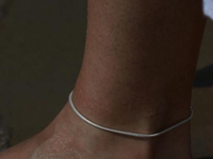 Classic snake chain anklet in pure silver for a refined look