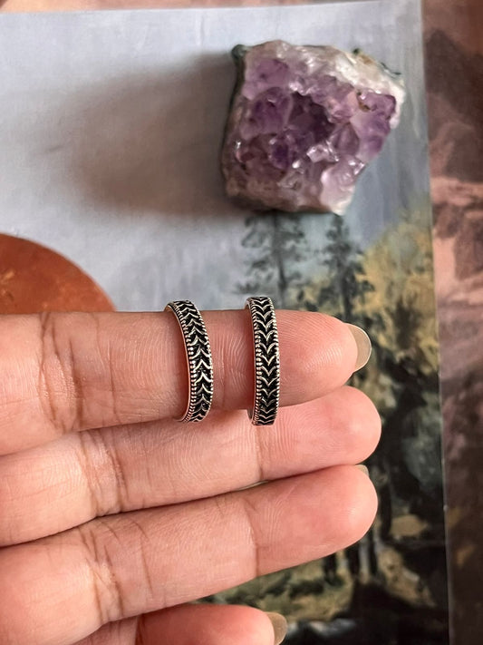 V engraved pure silver toe ring