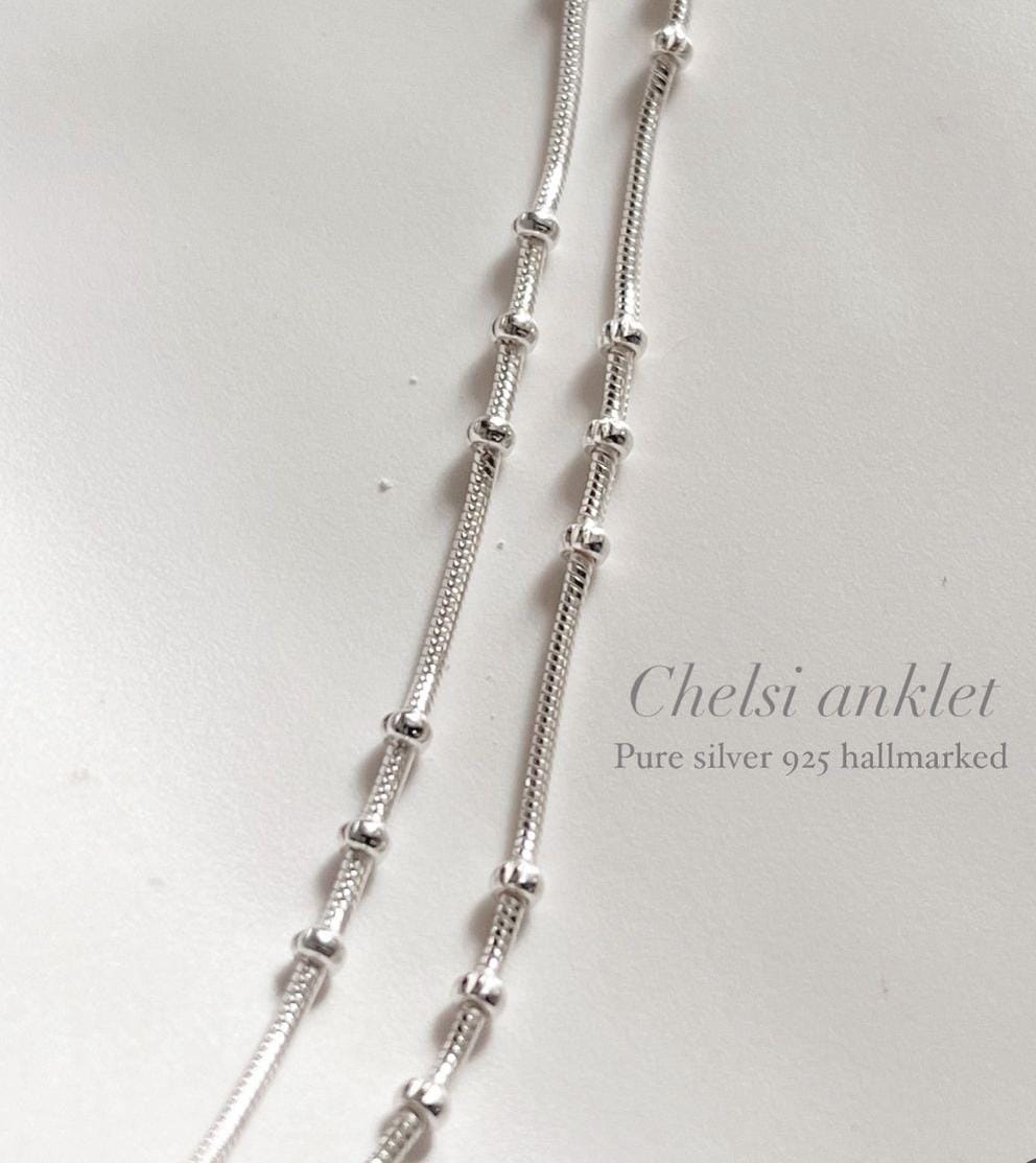 Sleek Chelsi snake dot anklet with fine silver 925 detailing