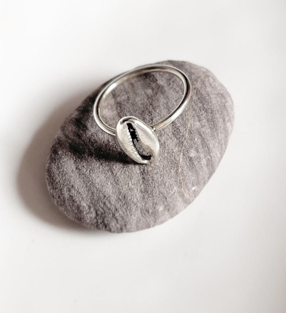 Beautiful silver ring with a genuine cowrie seashell centerpiece