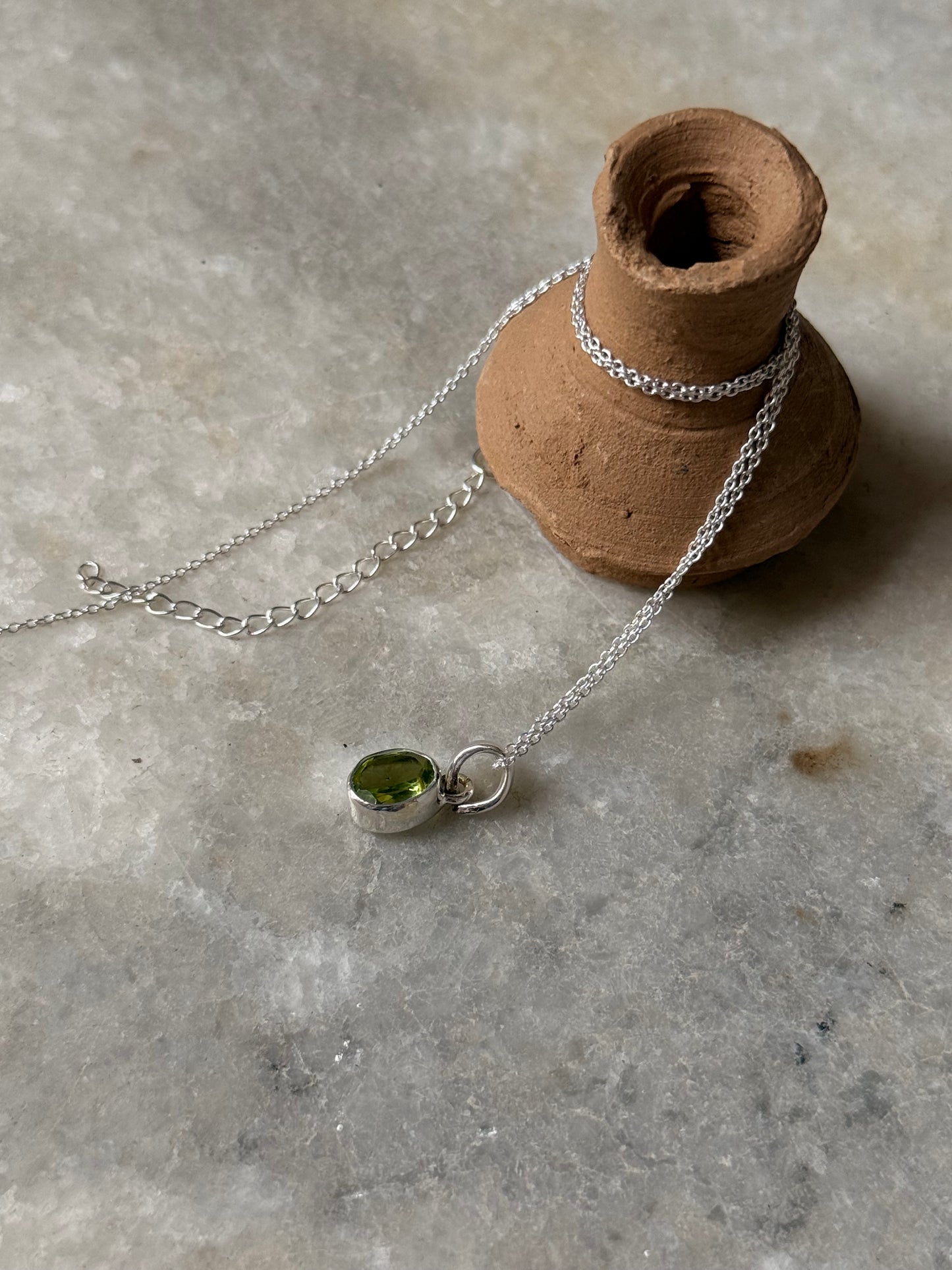925 Sterling Silver Peridot Small Oval Unisex Pendant