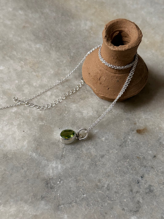 925 Sterling Silver Peridot Small Oval Unisex Pendant