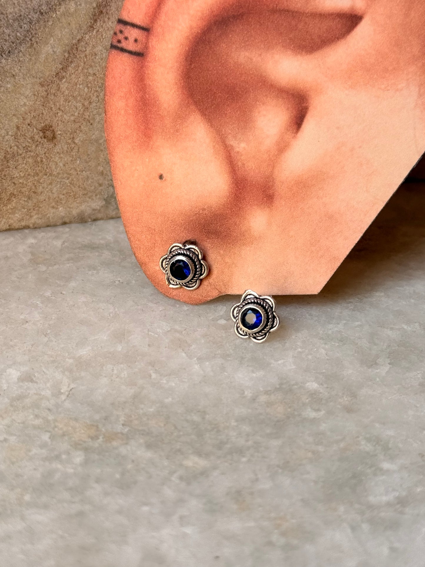 925 Sterling Silver South Screw Blue Cz Flower Studs