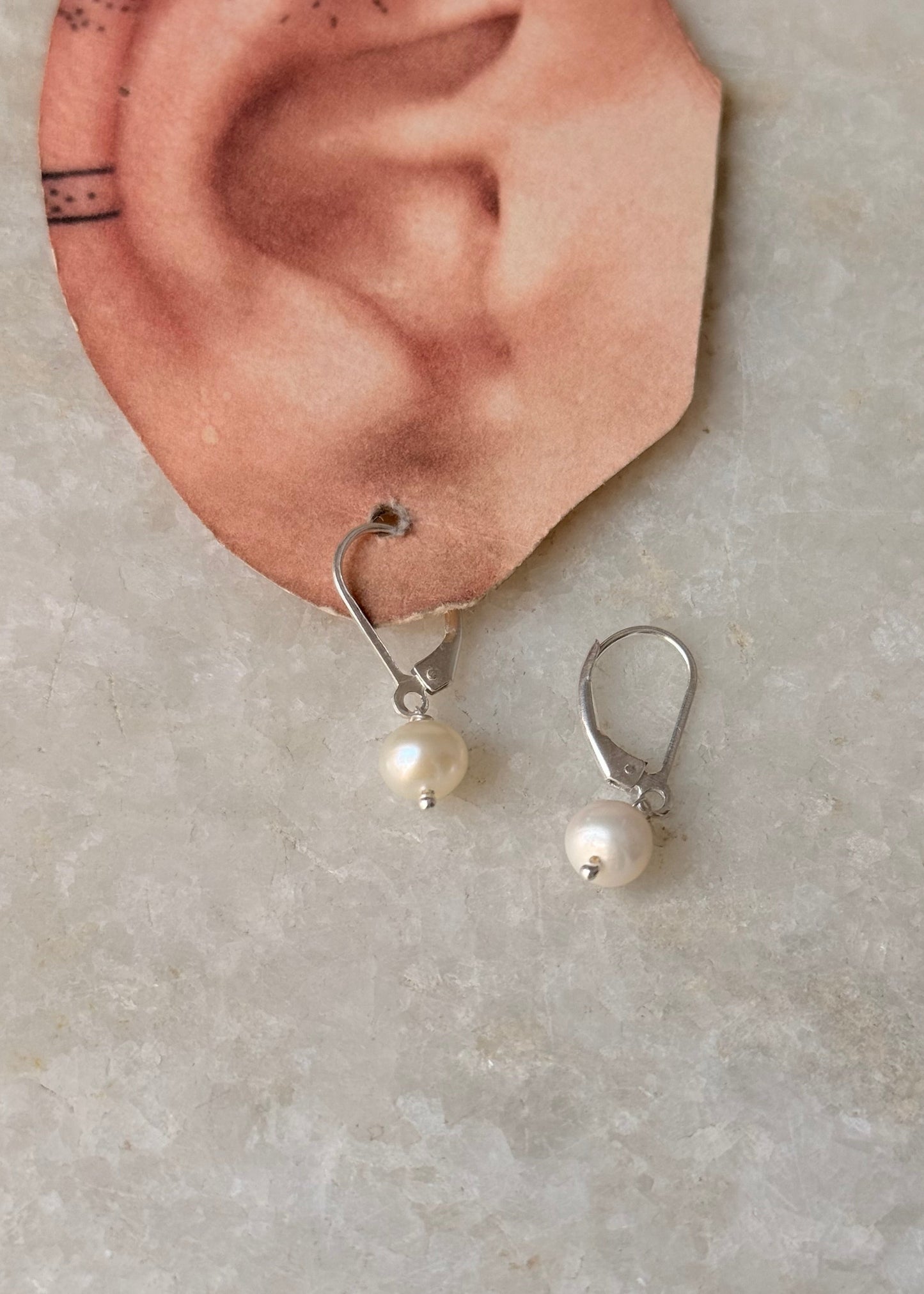 925 Sterling Silver Fresh Water Pearls Round Lever Back Earring