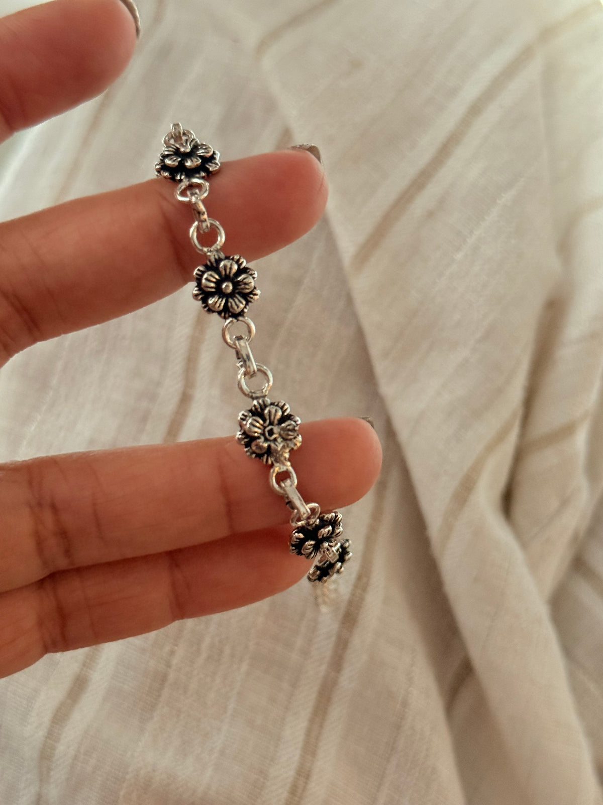 925 Sterling Silver Antique Style Small Flower Bracelet