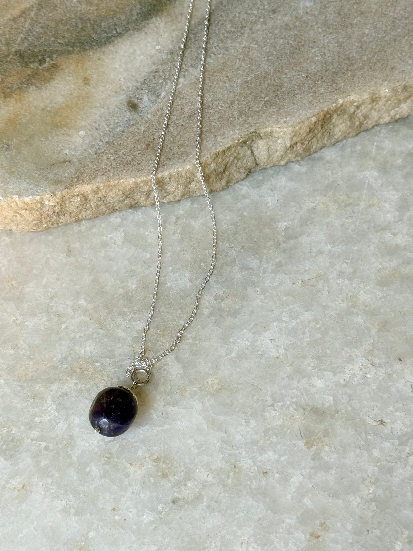 Amethyst Tumble with Flower Cap 925 Sterling Silver Necklace