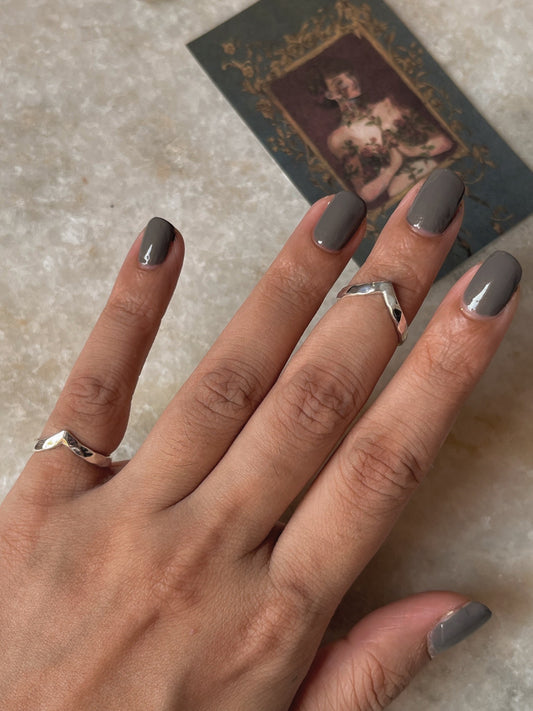 V Hammered Mid / Little Finger Adjustable 925 Sterling Silver Ring