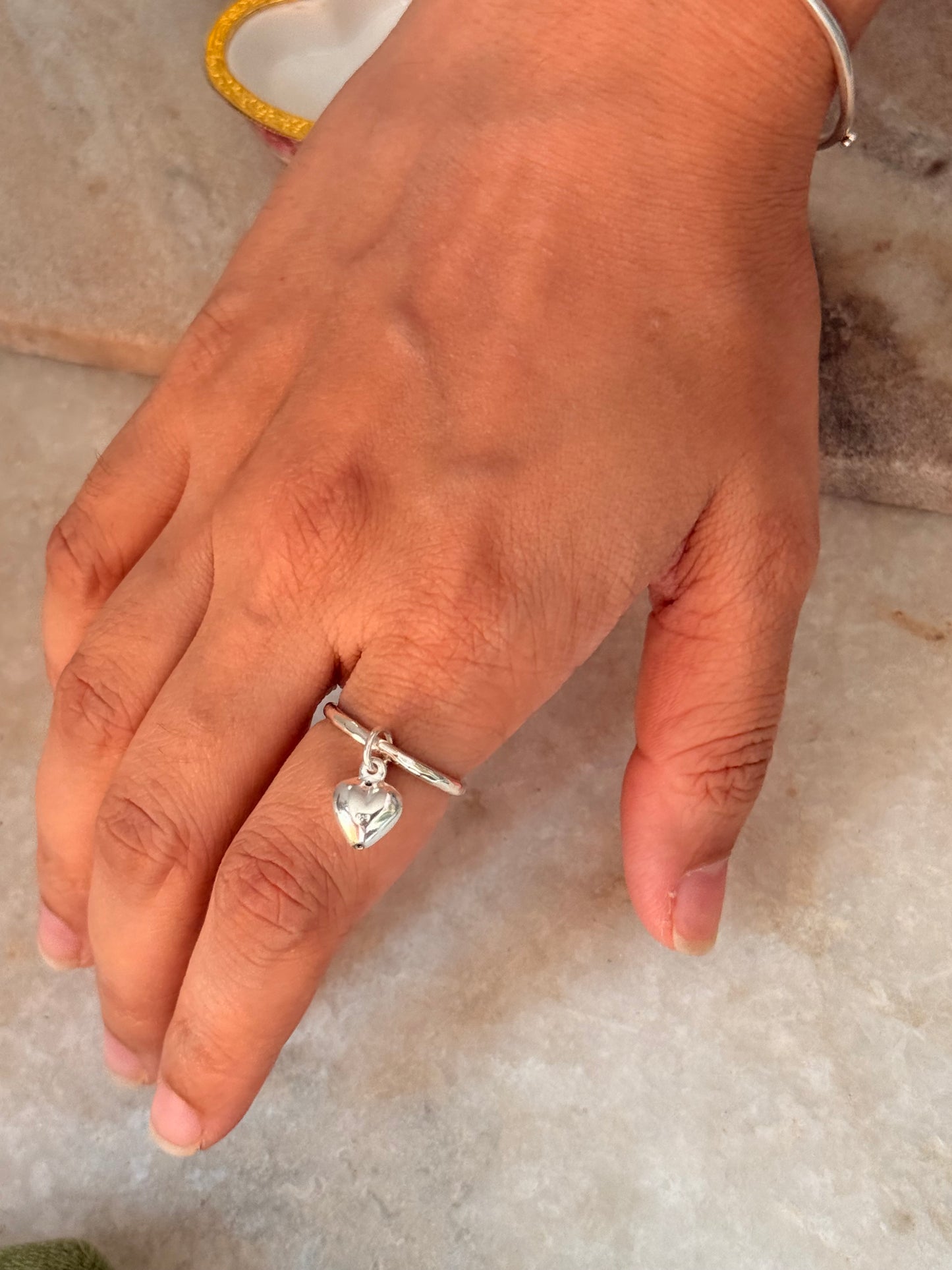 925 Sterling Silver Random Hammered Sleek Heart Charm Stack Band Ring