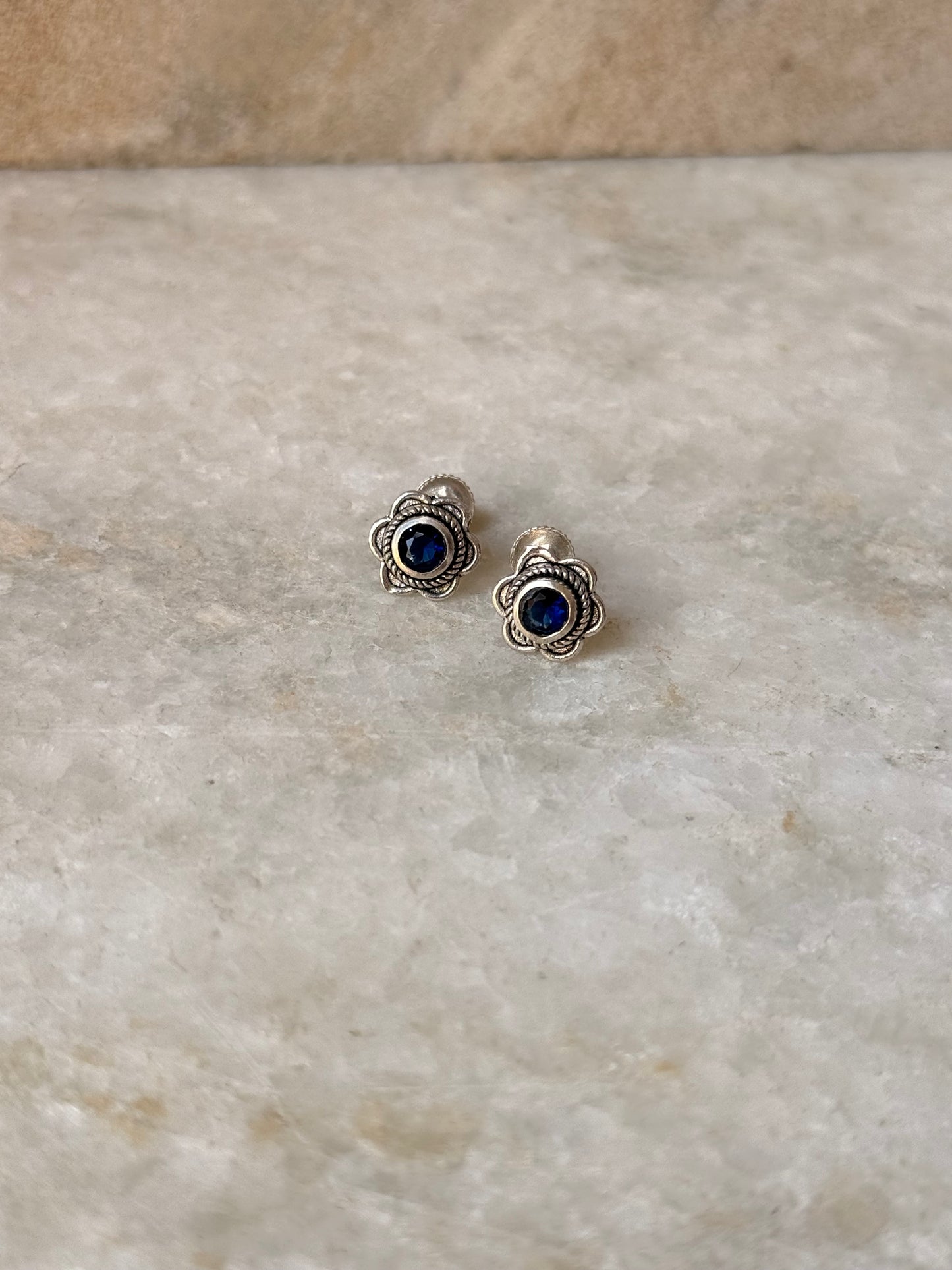 925 Sterling Silver South Screw Blue Cz Flower Studs