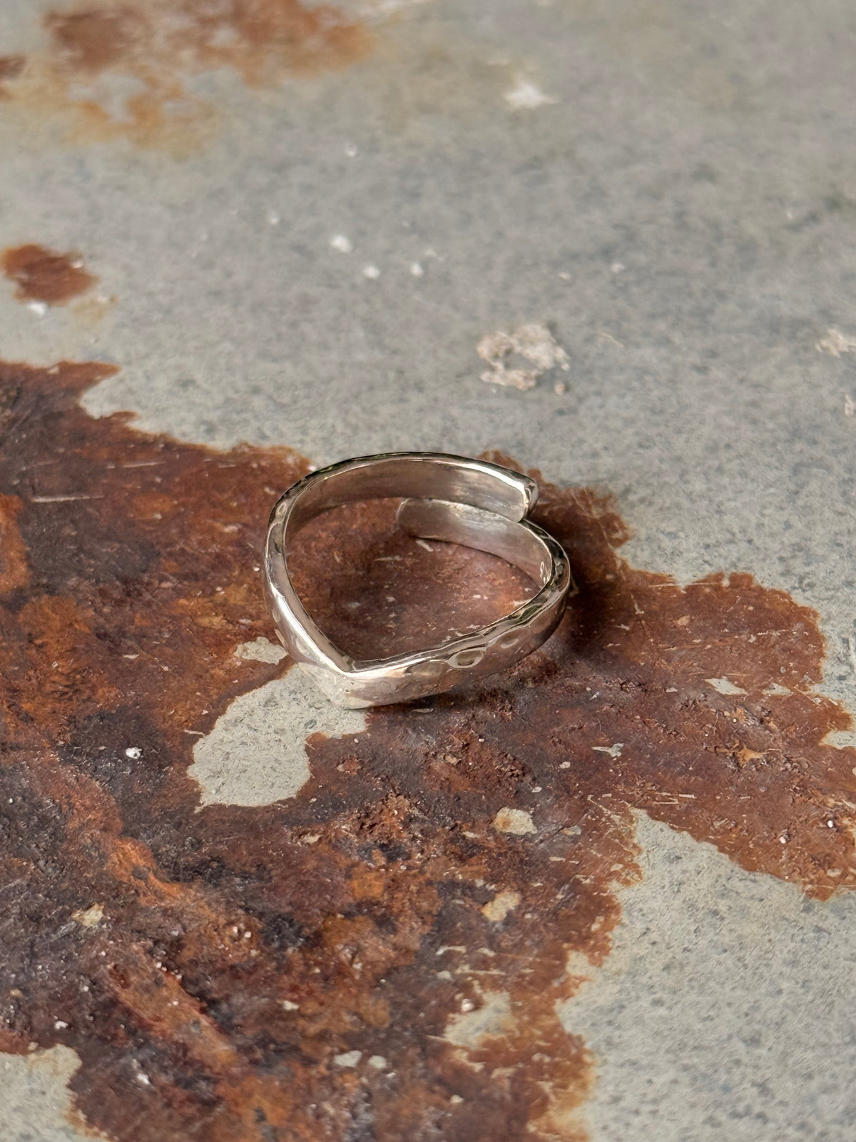925 Sterling Silver V Hammered Adjustable Stackable Ring