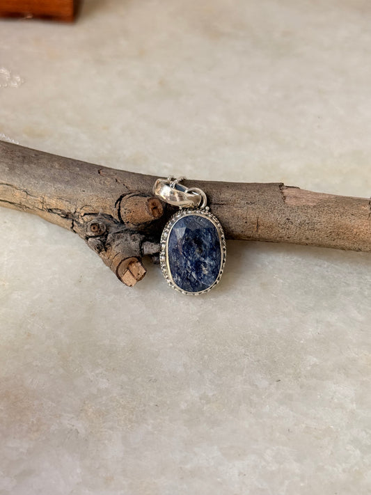 925 Sterling Silver Dumortierite Quartz Faceted Pendant