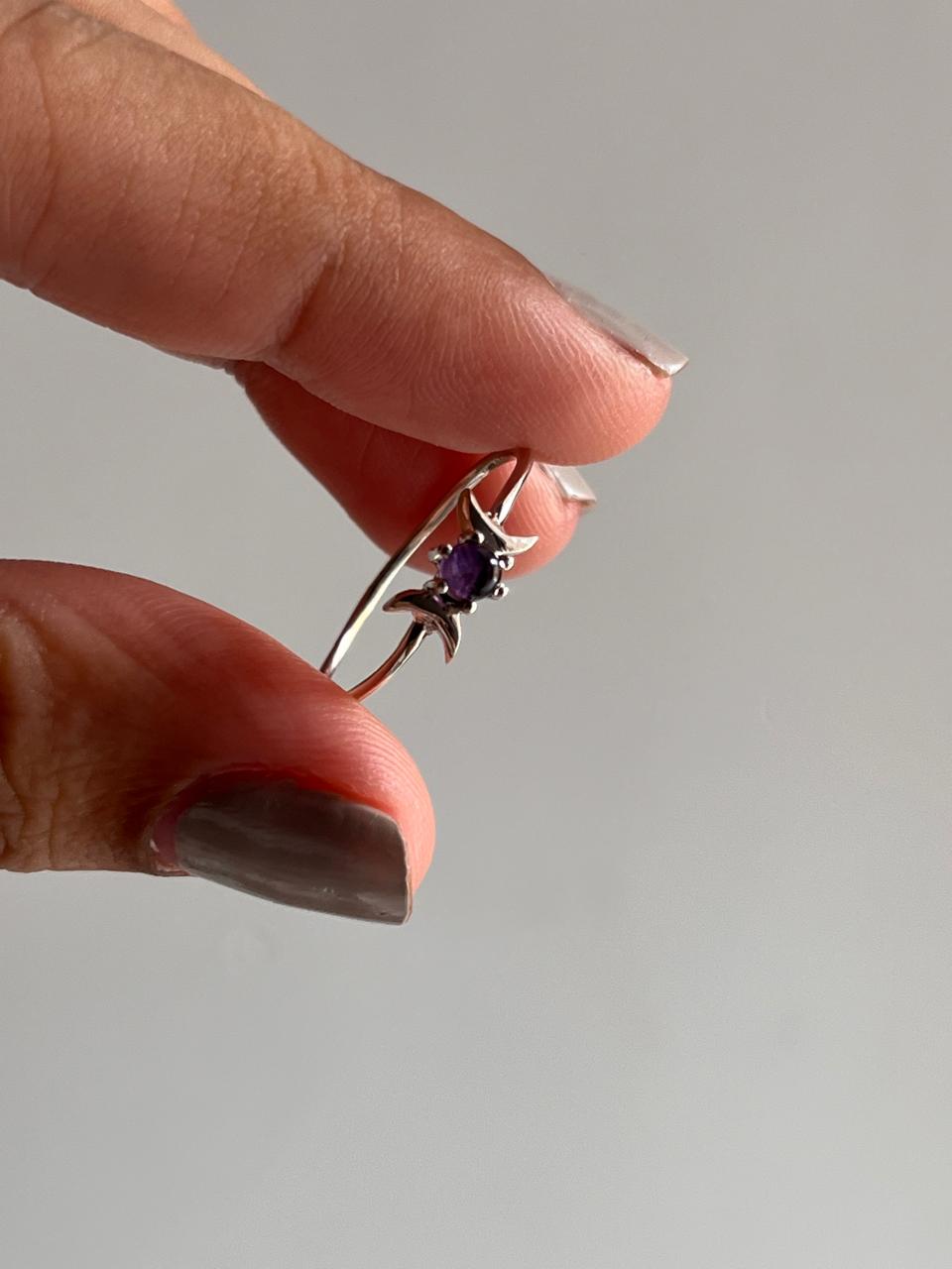 Moon Phases-Inspired Silver Ring Featuring Amethyst