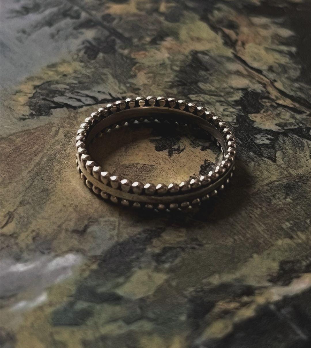 Charming double rawa silver band ring with delicate beadwork
