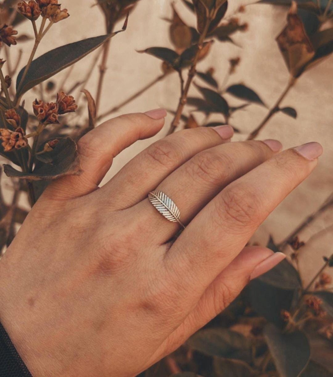 Vintage-Inspired Leaf Band Ring in Sterling Silver