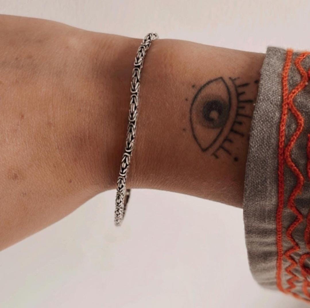 Elegant Antique Patterned Silver Bracelet
