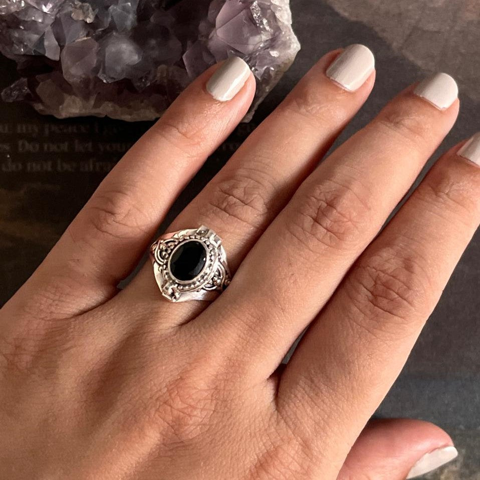 Elegant Black Onyx Vintage Storage Ring in Silver