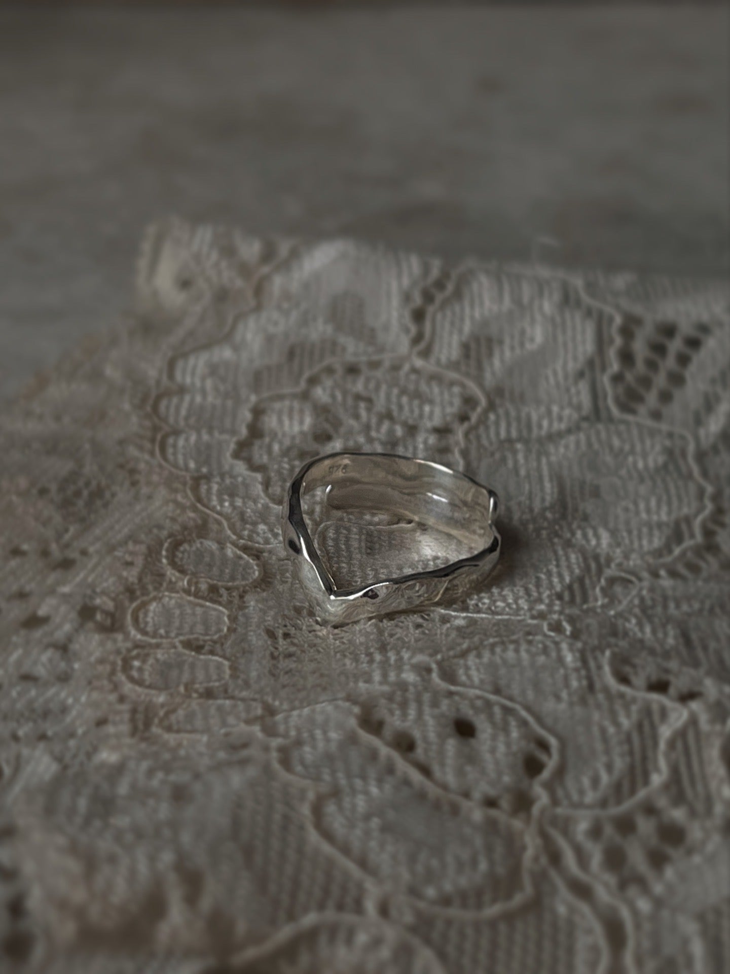 V Hammered Mid / Little Finger Adjustable 925 Sterling Silver Ring