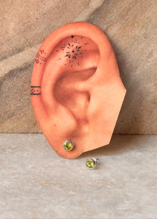 925 Sterling Silver Natural Peridot 6mm Studs