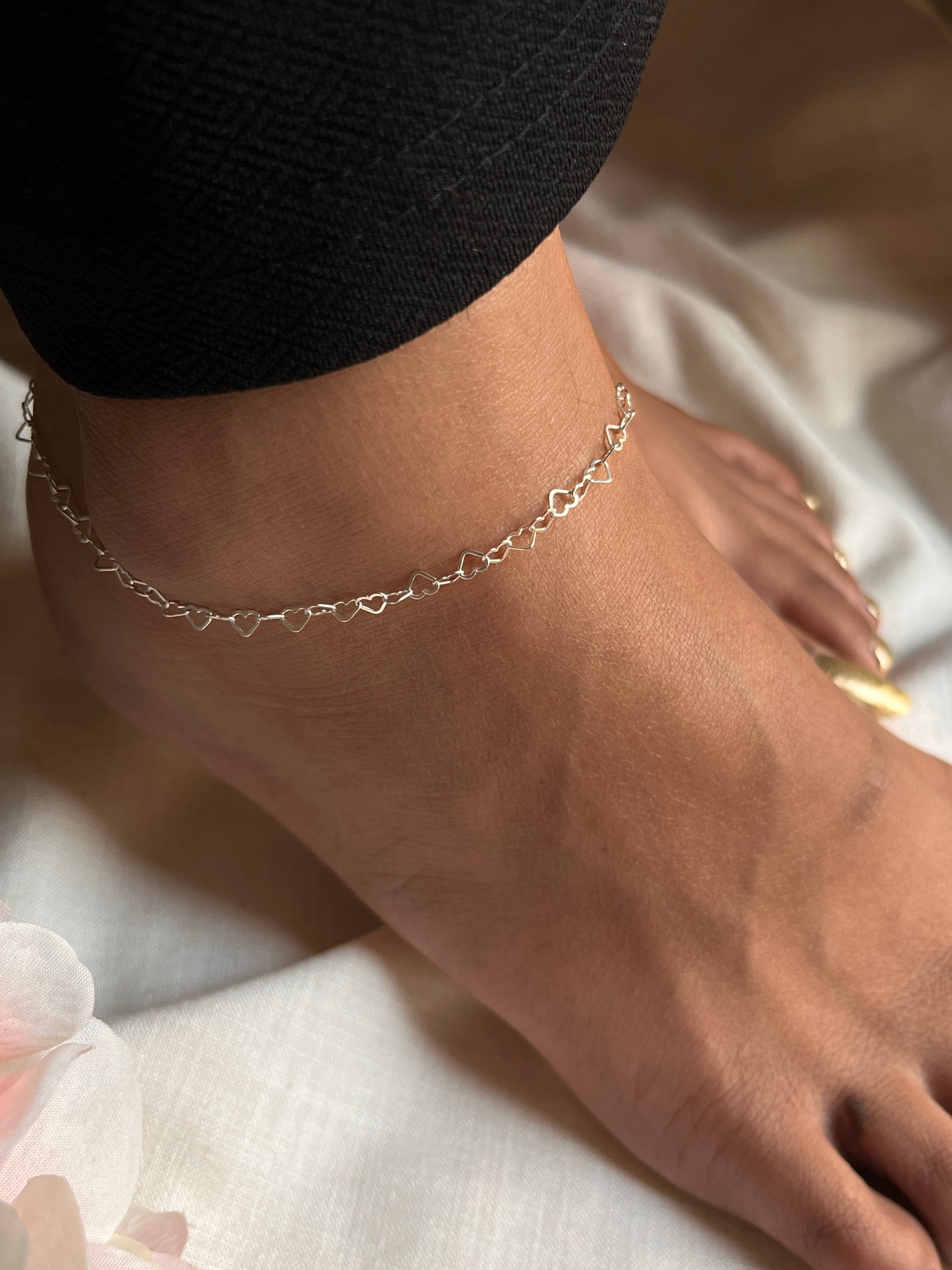 Modern hearts linked anklet in sterling silver