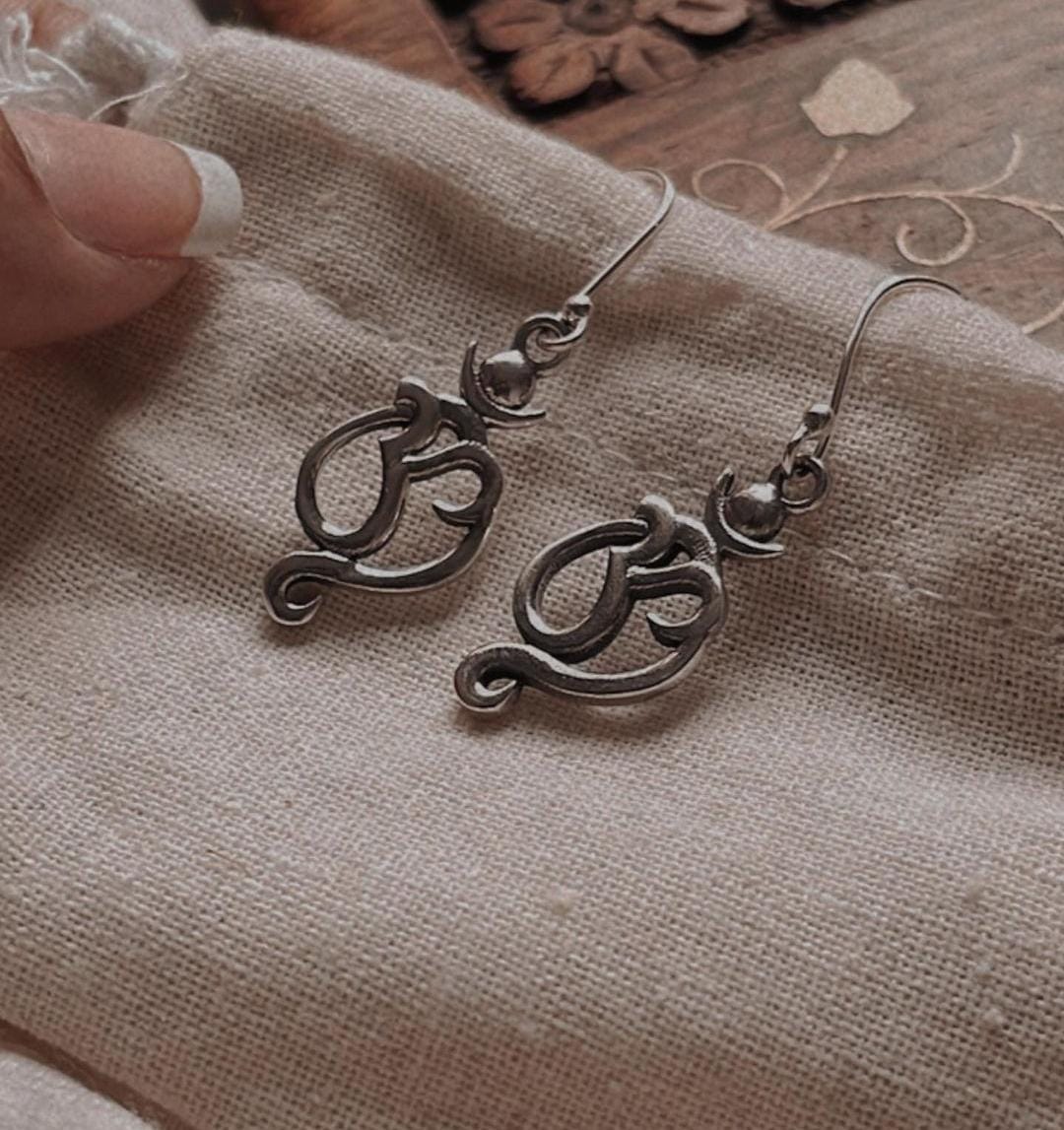 Om Aum Design Silver Earrings