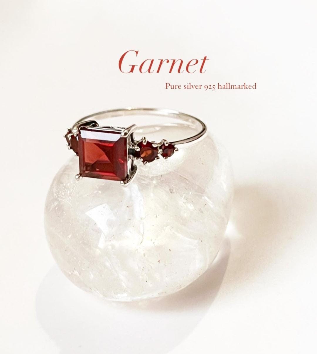 Vintage silver ring with a square-cut garnet gemstone