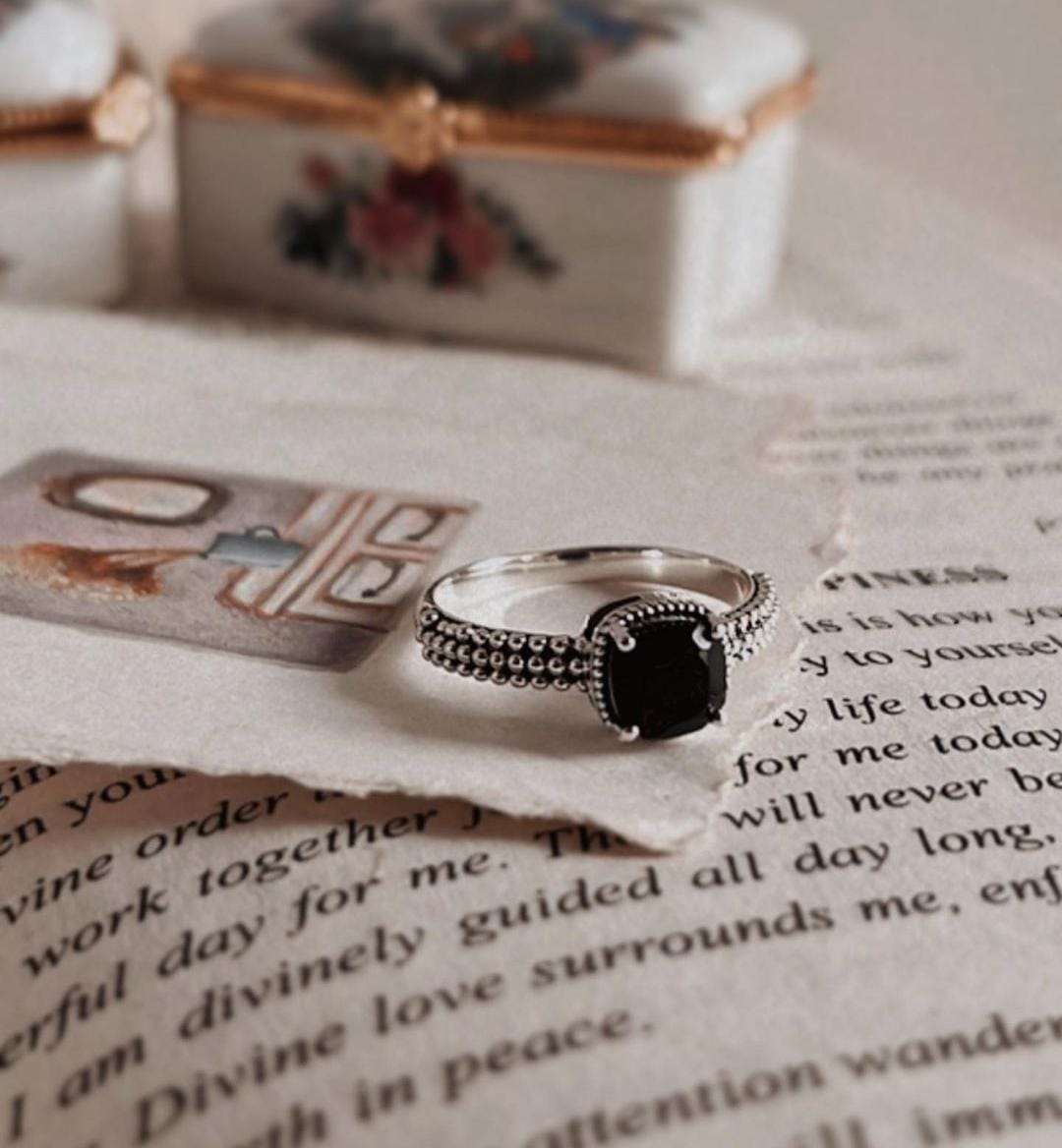 Elegant Black Onyx Square Cut Vintage Ring in Silver