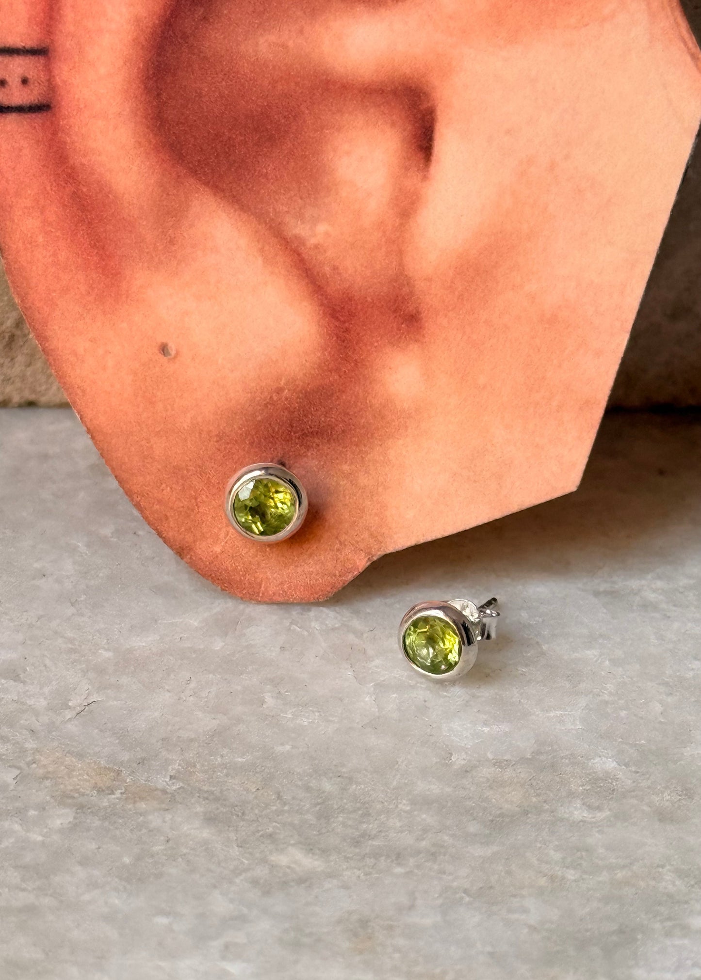 925 Sterling Silver Natural Peridot 6mm Studs