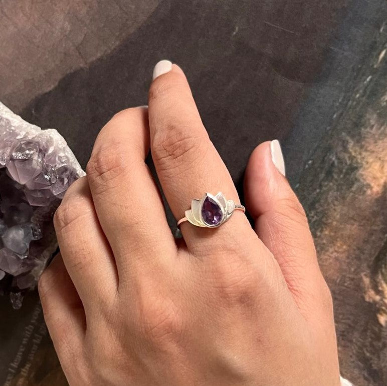 Elegant Amethyst Silver Ring with Lotus Motif 