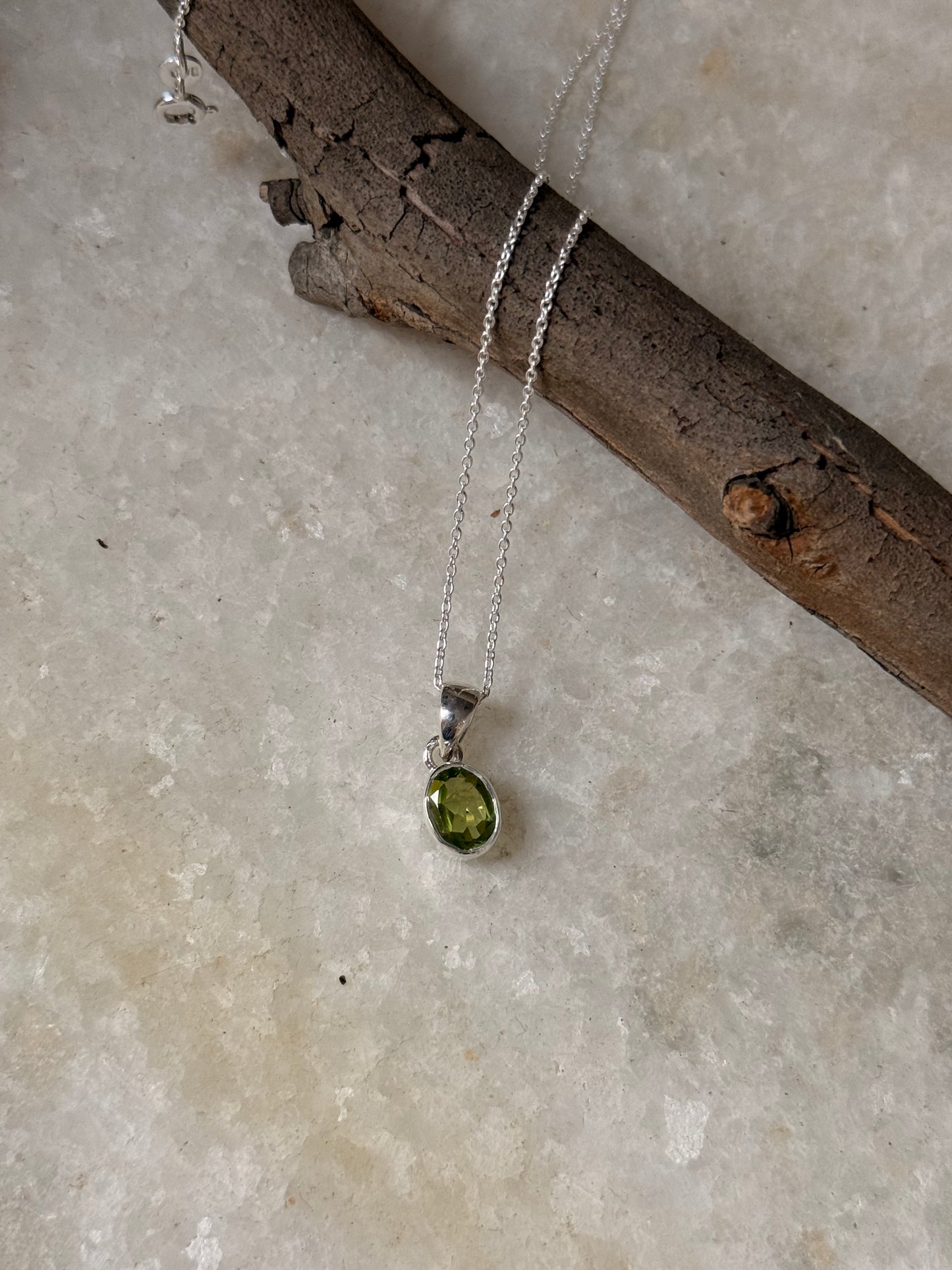925 Sterling Silver Peridot Small Oval Unisex Pendant