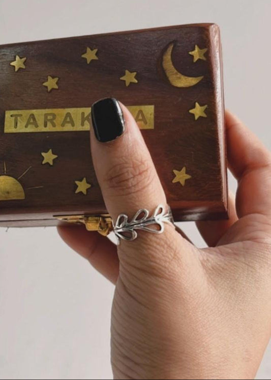 Timeless vines and leaf 925 Sterling Silver ring for a botanical look