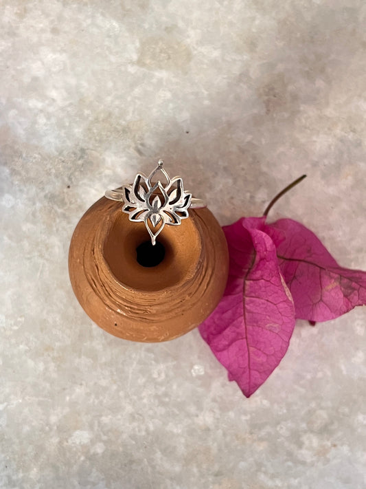 Small Divine Lotus 925 Sterling Silver Ring