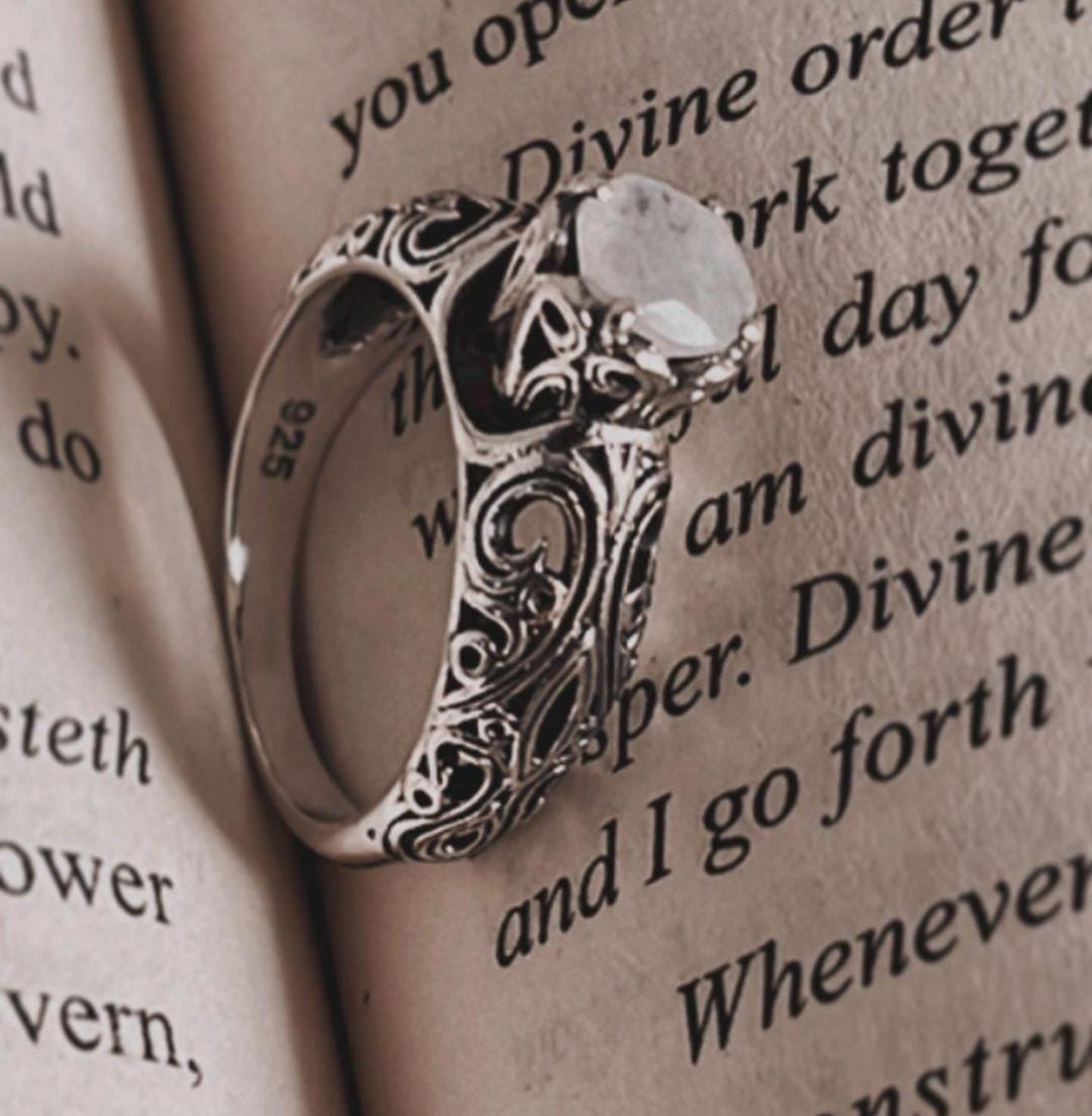 Timeless vintage silver ring with moonstone centerpiece