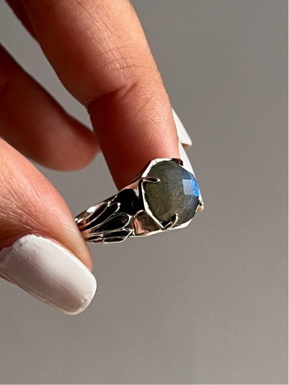Labradorite Vintage Checkerboard Silver Ring with Elegant Design