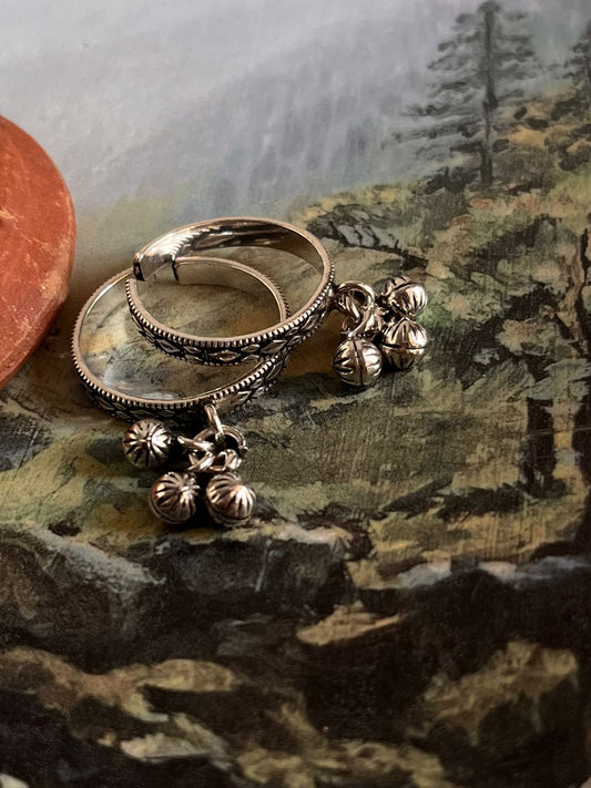 Ghungroo thumb toe ring in pure sterling silver