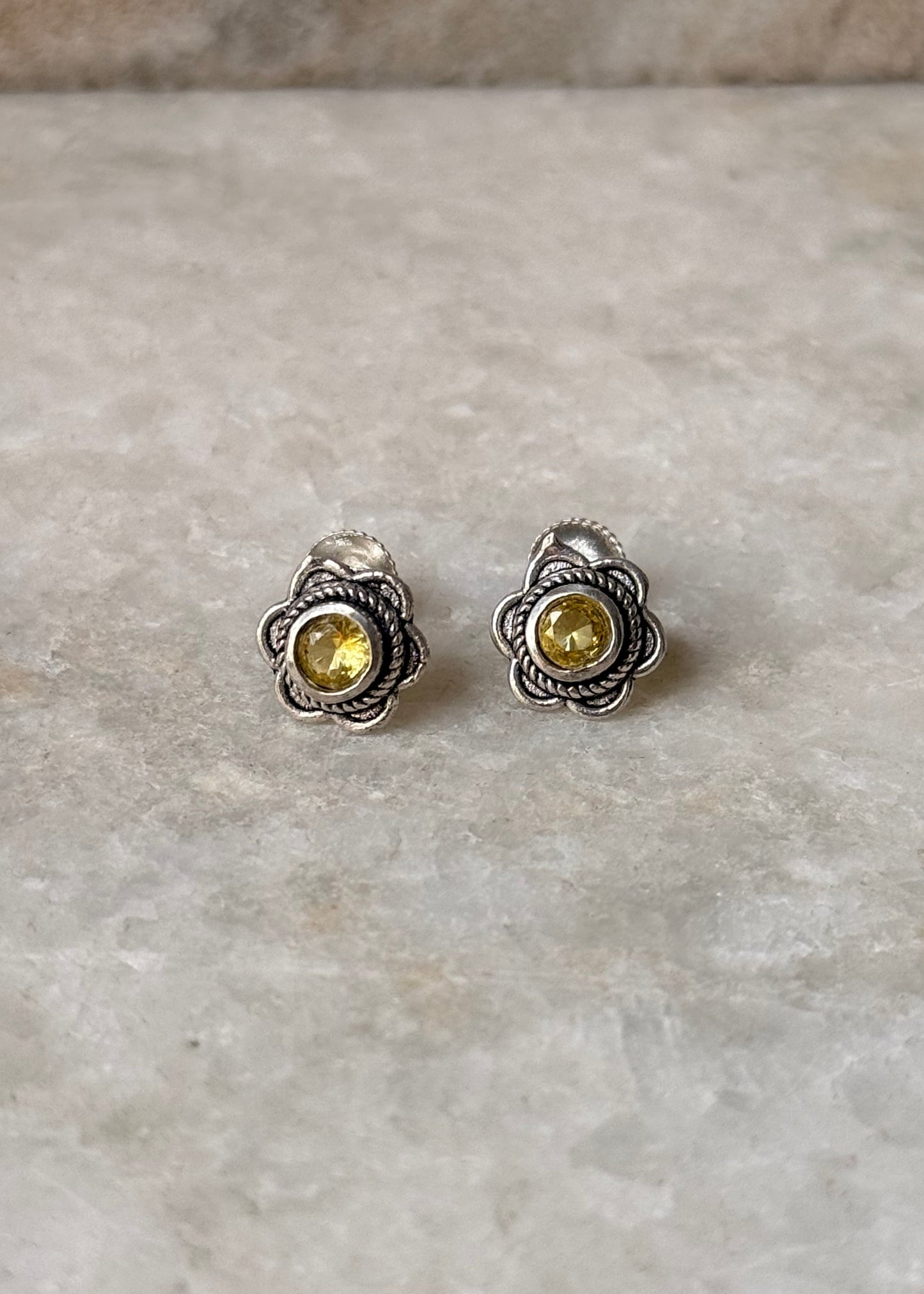 925 Sterling Silver South Screw Yellow Cz Flower Studs