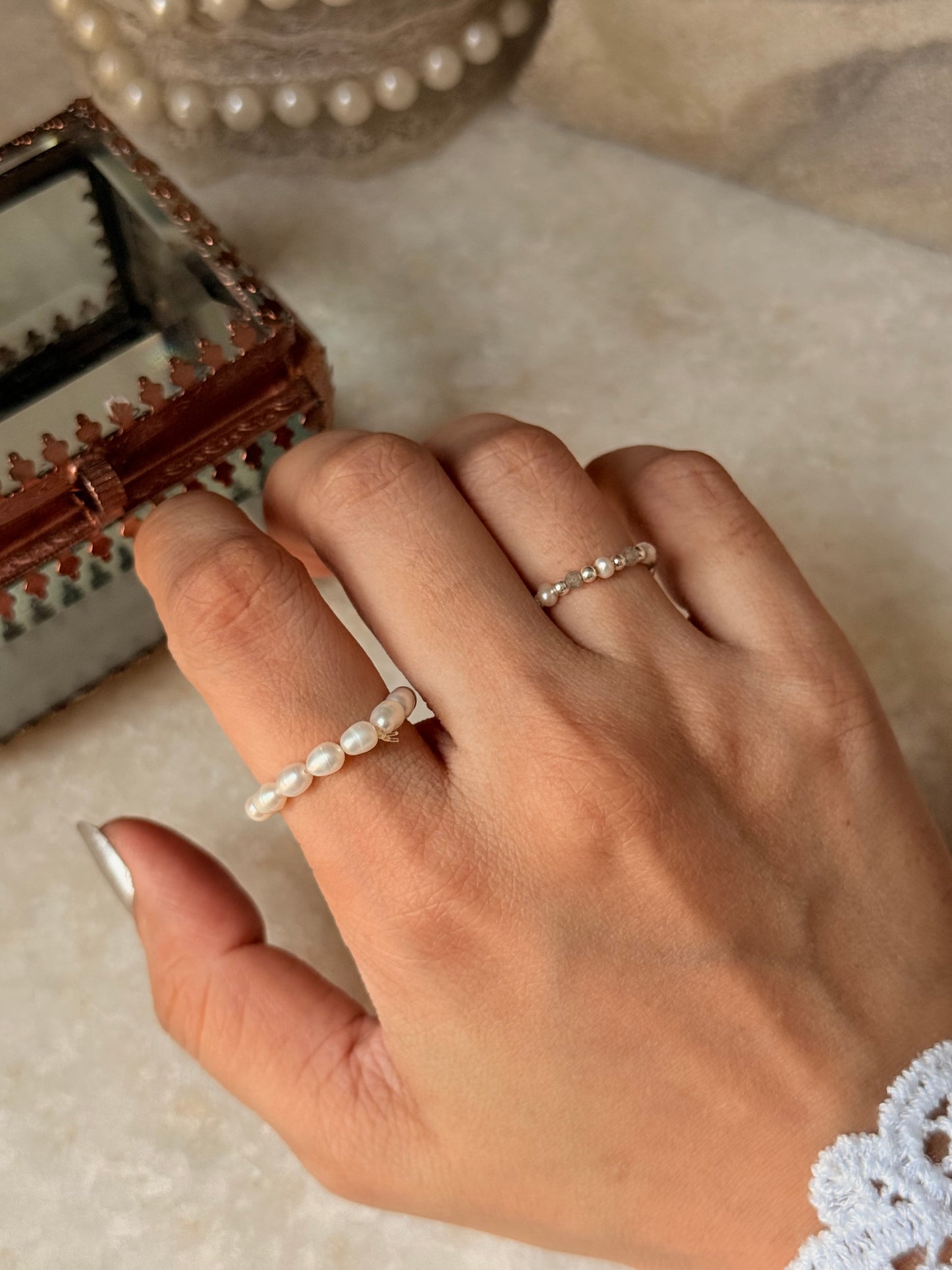 Natural Crystal Stretchy Shiny Basra Pearl & Labradorite Silver Ball Rings